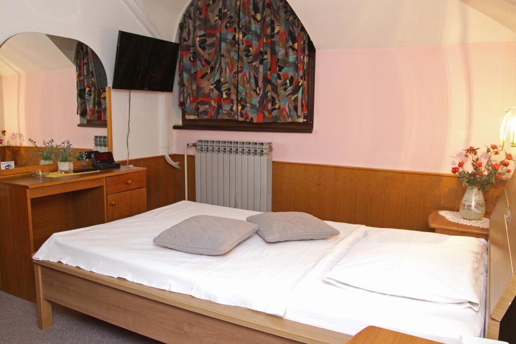 Guest House Royal Cakovec Exterior photo